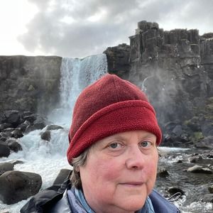 Meet your Posher, Elaine